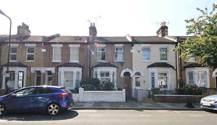 2 Bedroom Flat To Rent In Roland Road, Walthamstow, E17