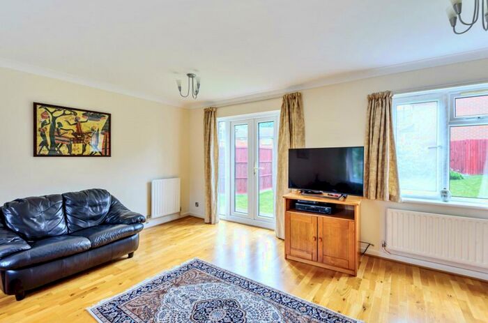 5 Bedroom Detached House For Sale In Merrow, Guildford, Surrey, GU4