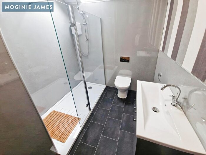 3 Bedroom Flat To Rent In City Road, Roath, CF24