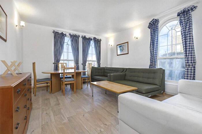 2 Bedroom Apartment For Sale In Frederick Square, London, SE16