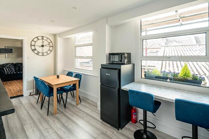 2 Bedroom Apartment For Sale In Southampton Way, London, SE5