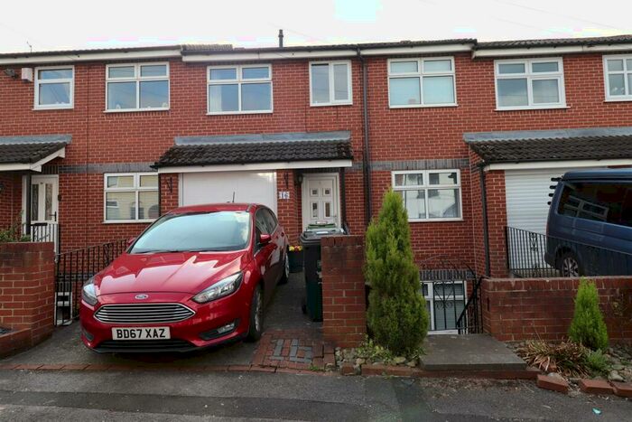 4 Bedroom Town House To Rent In Lansdowne Street, Macclesfield, SK10