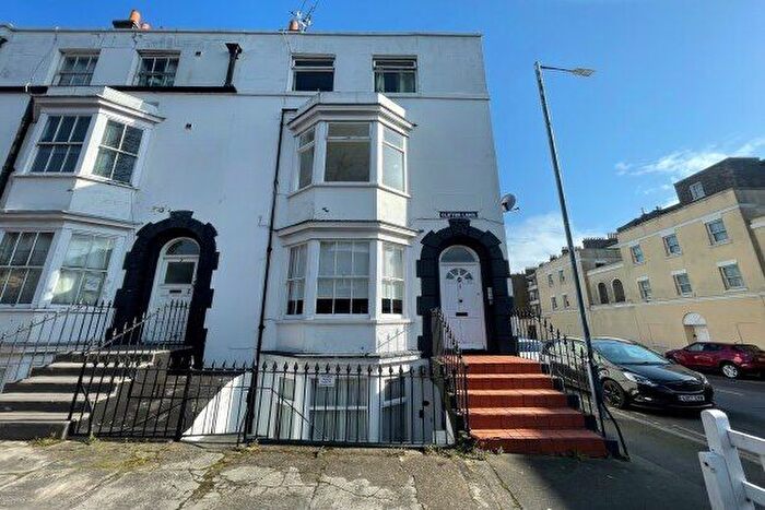 2 Bedroom Flat To Rent In Clifton Lawn, Ramsgate, CT11