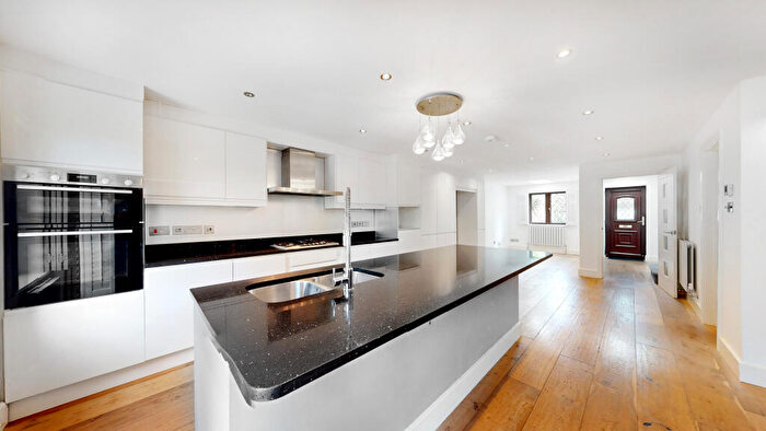 5 Bedroom House To Rent In Southborough Road, Bickley, BR1