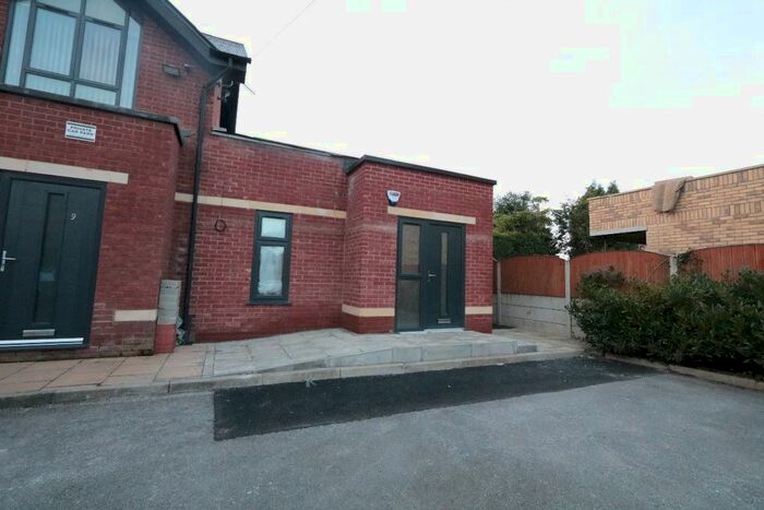 1 Bedroom Flat To Rent In Springfield House, Edge Lane, Stretford, Manchester, M32