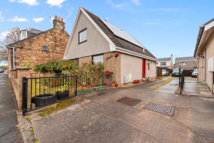 4 Bedroom Detached House For Sale In Alloa Road, Carron, Falkirk, FK2