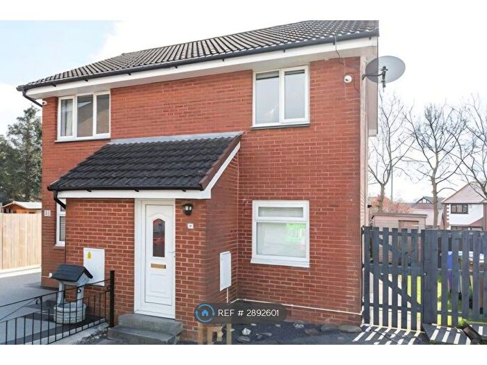 2 Bedroom Maisonette To Rent In Glenbuck Avenue, Glasgow, G33