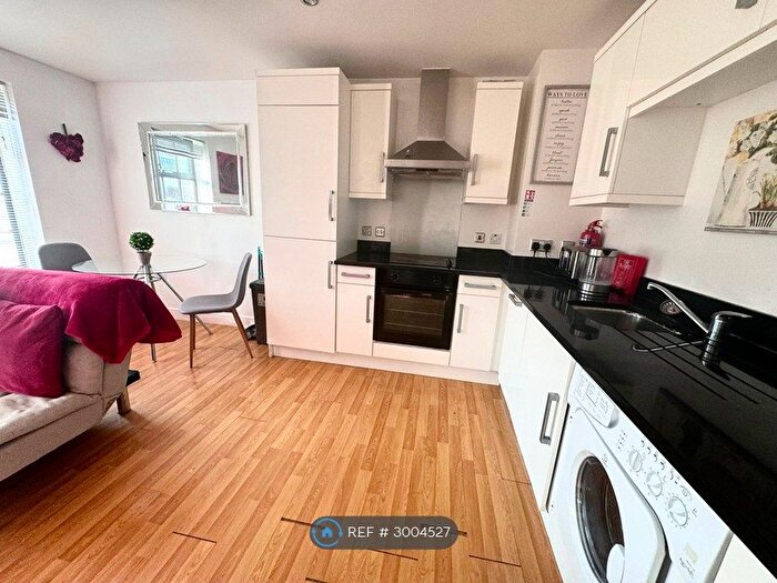 2 Bedroom Flat To Rent In West Point, Derby, DE1