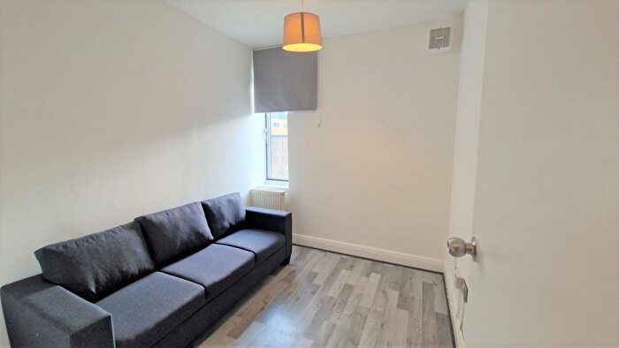 2 Bedroom Flat To Rent In Camden High Street, Camden, NW1