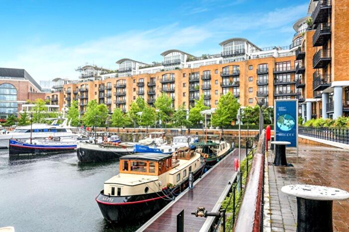 2 Bedroom Flat To Rent In Teal Court, Star Place, St Katherine Docks, London, E1W