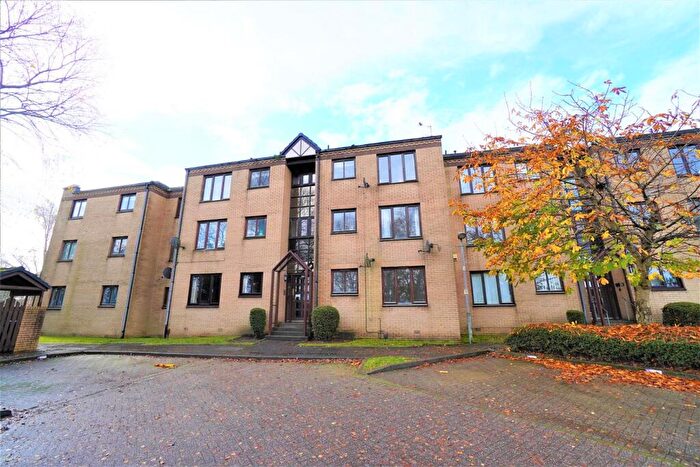 2 Bedroom Flat To Rent In Castle Court, Kirkintilloch, G66