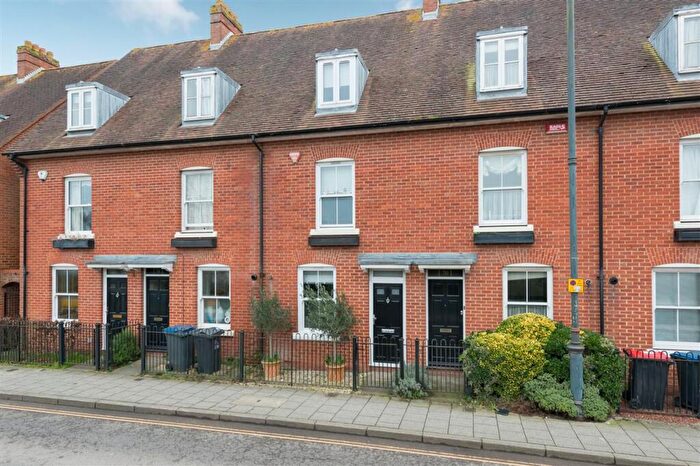 3 Bedroom Terraced House For Sale In Station Road West, Caterbury, CT2