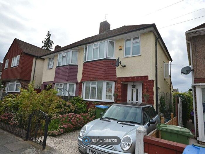 4 Bedroom Semi-Detached House To Rent In Church Manorway, London, SE2