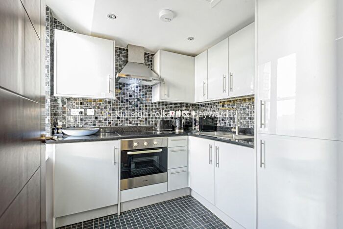 1 Bedroom Flat To Rent In Southwark Street, London, SE1