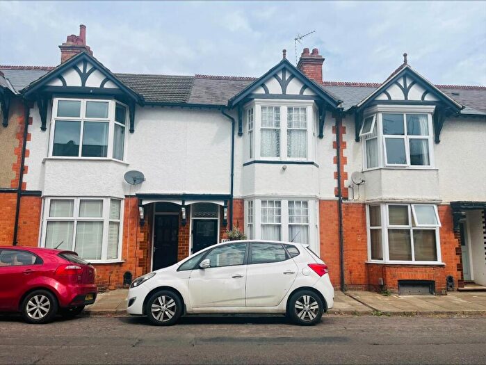 3 Bedroom Terraced House For Sale In Ashburnham Road, Abington, Northampton, NN1