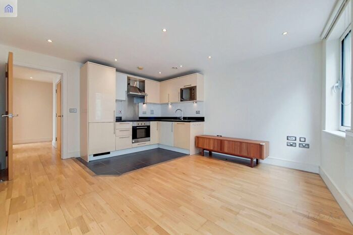 2 Bedroom Flat To Rent In Indescon Square, London, E14