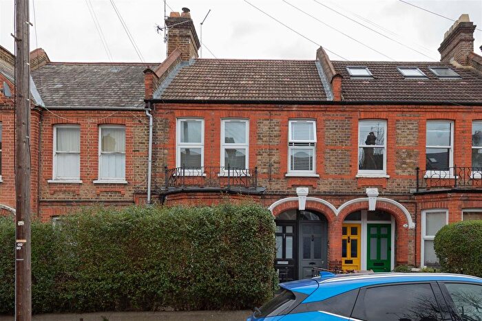 1 Bedroom Maisonette For Sale In Mersey Road, Walthamstow, E17