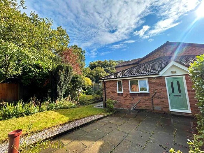 2 Bedroom Semi-Detached Bungalow To Rent In Lords Croft, PR6