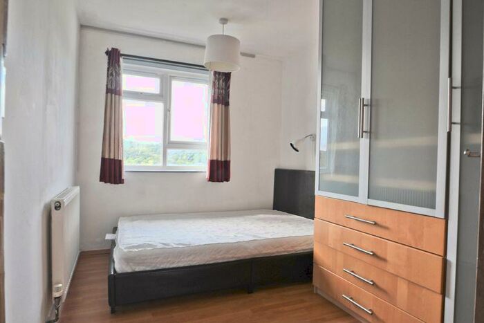 3 Bedroom Flat To Rent In Moulsecoomb Way, Brighton, BN2