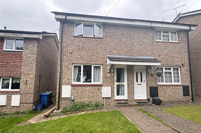 2 Bedroom Semi Detached House For Sale In St. Josephs Road, Aldershot, Hampshire, GU12