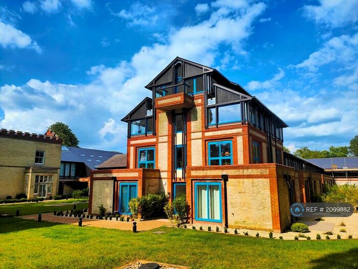 2 Bedroom Flat To Rent In Uplands House, Cryers Hill, High Wycombe, HP15