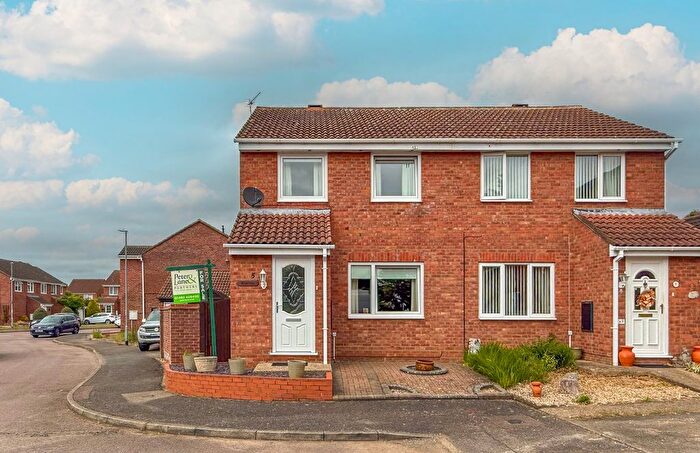 3 Bedroom Semi-Detached House For Sale In Jenkins Close, Eaton Socon, St Neots, PE19