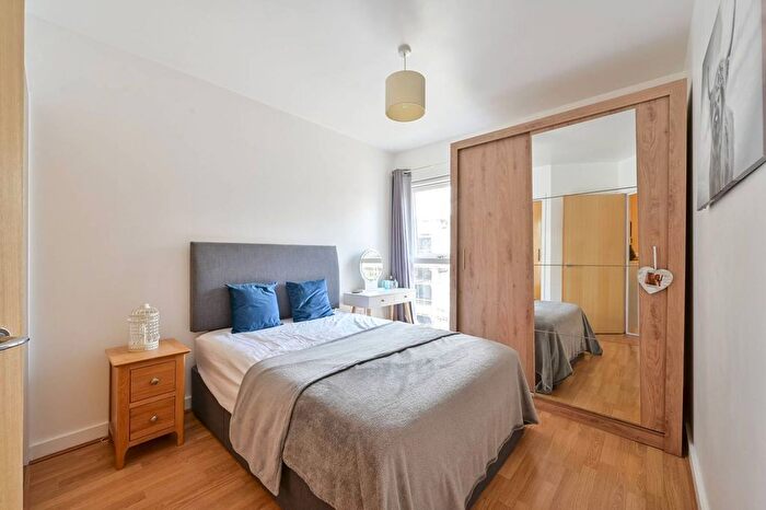 1 Bedroom Flat To Rent In Point Pleasant, Wandsworth, London, SW18