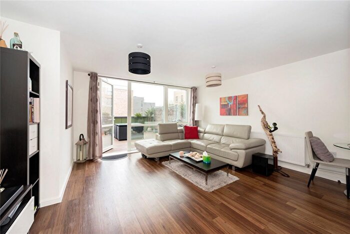 1 Bedroom Flat For Sale In Herrick Court, Bollo Bridge Road, W3