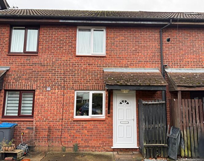 2 Bedroom Terraced House To Rent In Kingston Upon Thames, Greater London, KT2