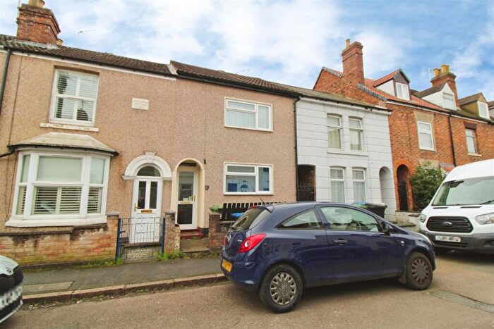 2 Bedroom Terraced House For Sale In East Street, Rugby, CV21