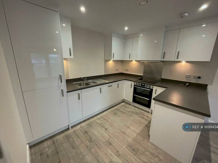 2 Bedroom Flat To Rent In Station Road, Corby, NN17