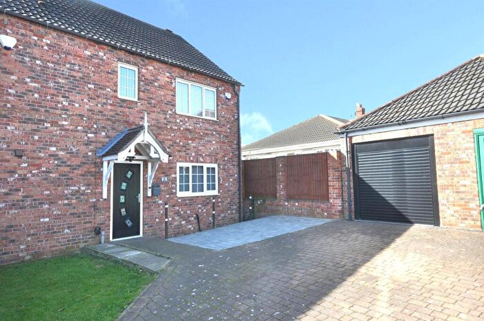 3 Bedroom Town House For Sale In The Old Nursery Yard, Thorne, Doncaster, DN8