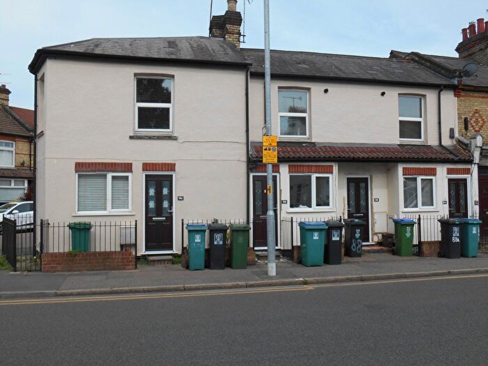 2 Bedroom Maisonette To Rent In Leavesden Road, Watford, WD24