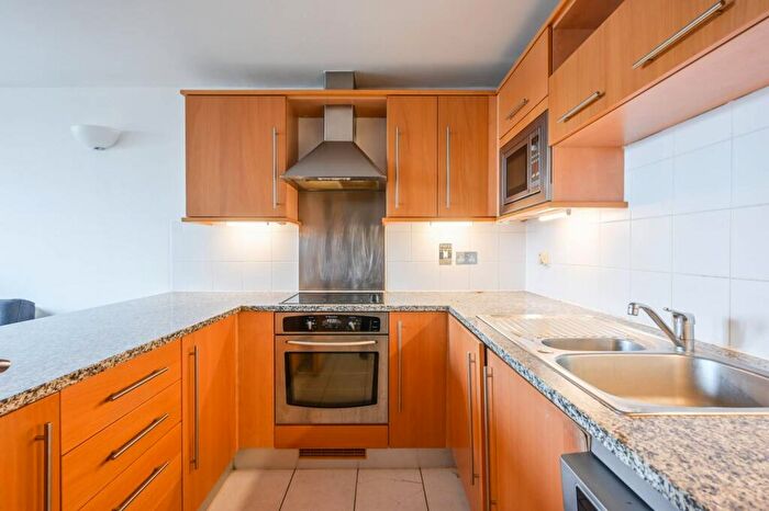 1 Bedroom Flat To Rent In Plumbers Row, Aldgate, London, E1