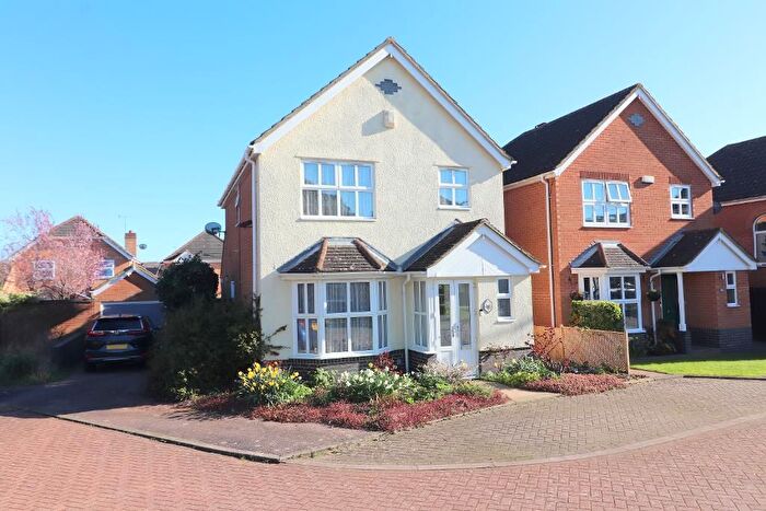 3 Bedroom Detached House For Sale In Broadacres, Luton, Bedfordshire, LU2