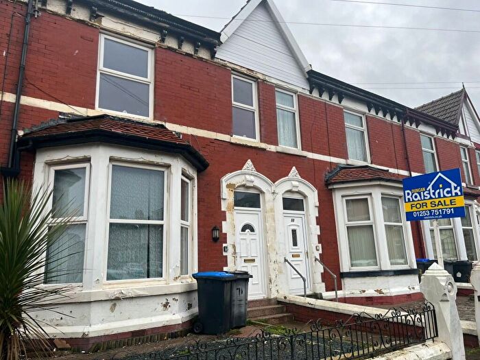 4 Bedroom Terraced House For Sale In Warbreck Drive, Blackpool, Lancashire, FY2
