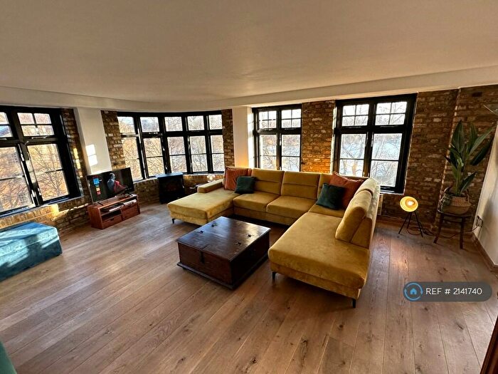 2 Bedroom Flat To Rent In Sanctuary Court, London, E1W