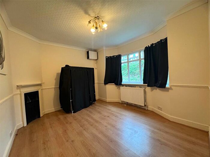 2 Bedroom Maisonette To Rent In Godstone Road, Whyteleafe, Surrey, CR3