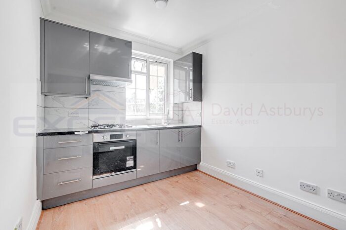 2 Bedroom Flat To Rent In Ballards Lane, Finchley Central, London, N3