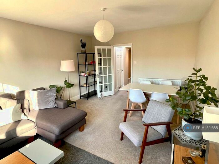 2 Bedroom Flat To Rent In Milton Road, London, N6