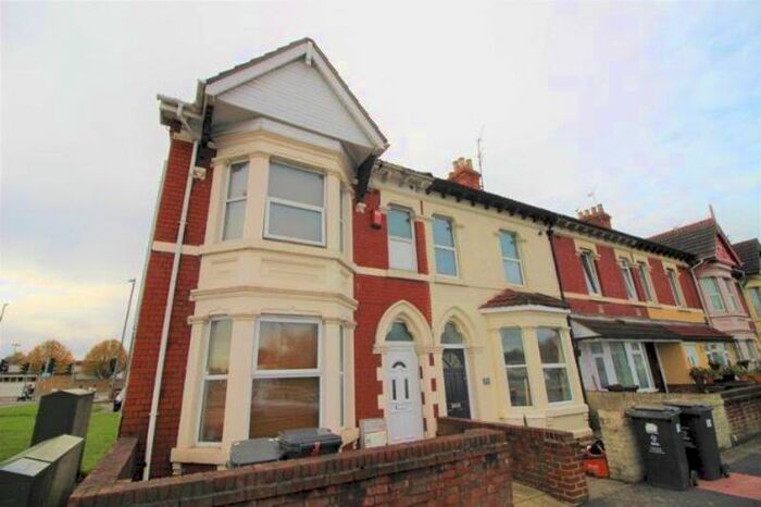 1 Bedroom Flat To Rent In Studio Flat To Rent, All Bills Included, County Road, Town Centre, SN1