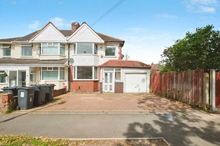 3 Bedroom Semi-Detached House For Sale In Hobmoor Croft, Birmingham, West Midlands, B25