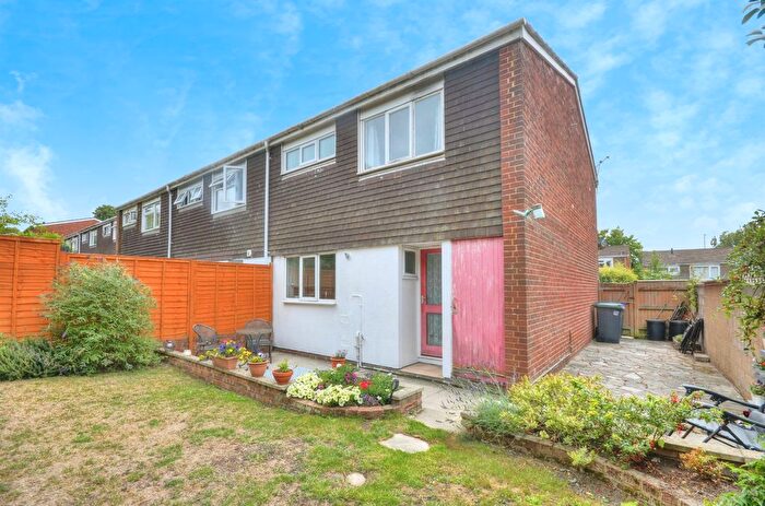 3 Bedroom End Of Terrace House For Sale In Donaldson Road, Salisbury, SP1
