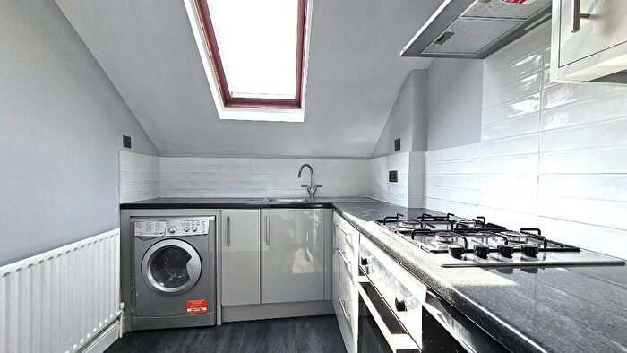 1 Bedroom Flat To Rent In Lewisham Way, London, SE4