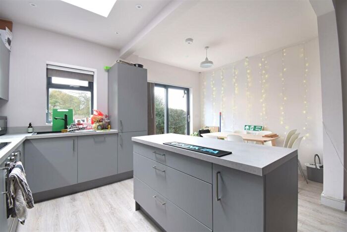 6 Bedroom Terraced House To Rent In Sydney Road, Sheffield, S6