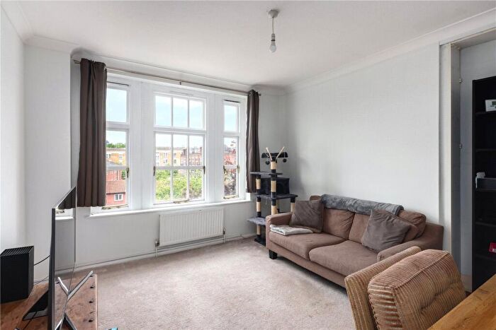 2 Bedroom Flat To Rent In Corfield Street, Bethnal Green, London, E2