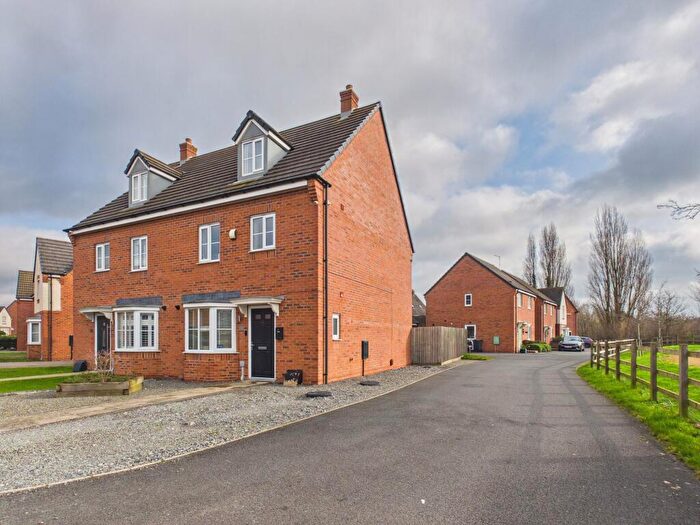 4 Bedroom Semi Detached House For Sale In Amber Way, Burbage, LE10