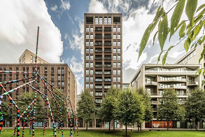 3 Bedroom Flat To Rent In Lewis Cubitt Walk, London, N1C