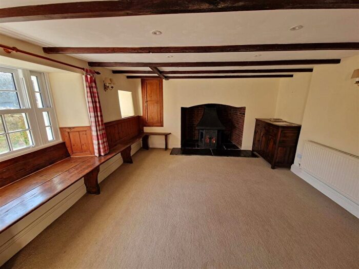 5 Bedroom Farm House To Rent In Coombe, St. Austell, PL26