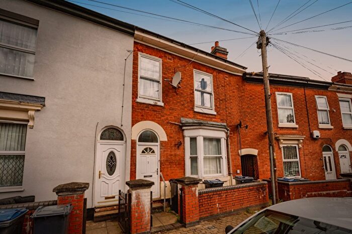 3 Bedroom Terraced House For Sale In Weston Road, Birmingham, B19